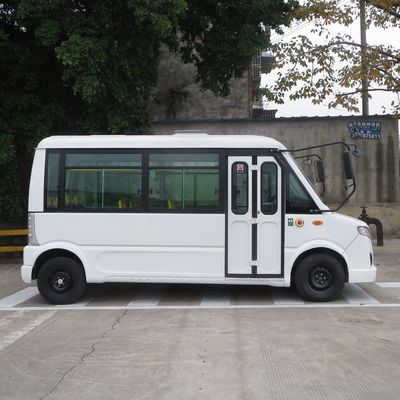 Piccola auto-navetta elettrica a benzina per la pattuglia di pubblica sicurezza
