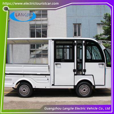 Carrello elettrico ospedaliero bianco con capacità di salita del 20% e velocità massima di 30 km/h per parchi